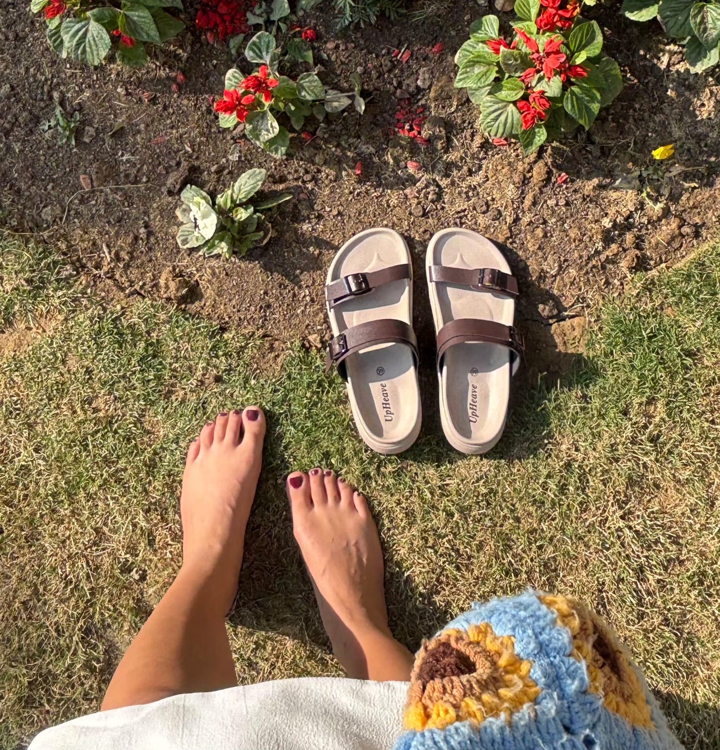 Women’s Vegan Leather Flat Sandals - Brown